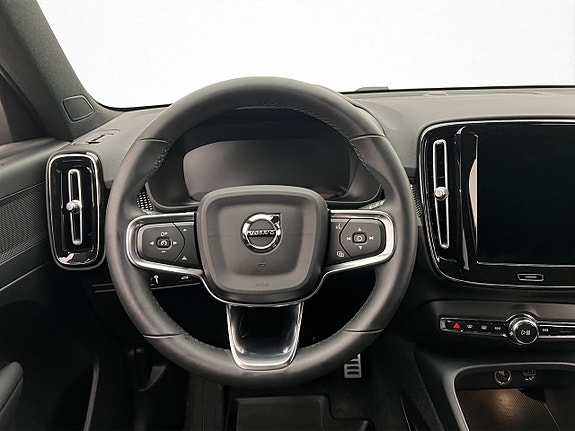 Volvo XC40 18 of 30
