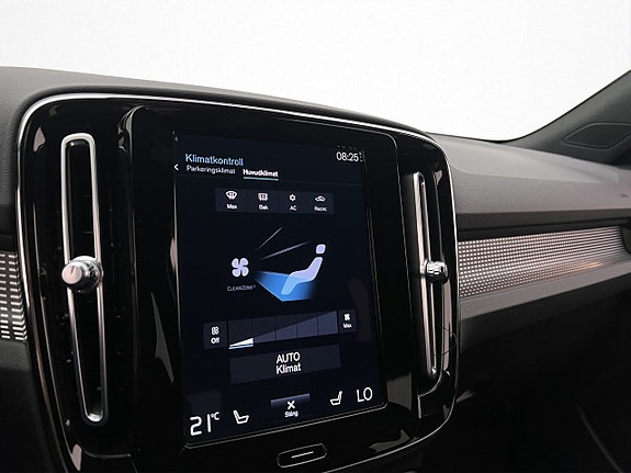 Volvo XC40 26 of 30