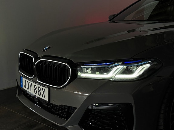 BMW 540i 4 of 5