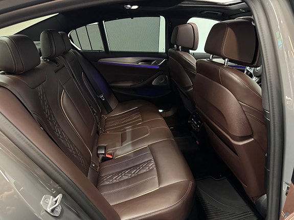 BMW 540i 27 of 29