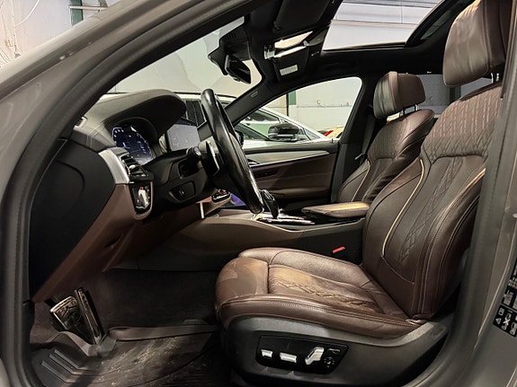 BMW 540i 16 of 29