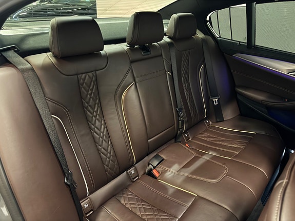 BMW 540i 28 of 29