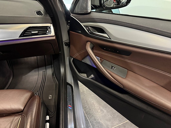BMW 540i 20 of 29
