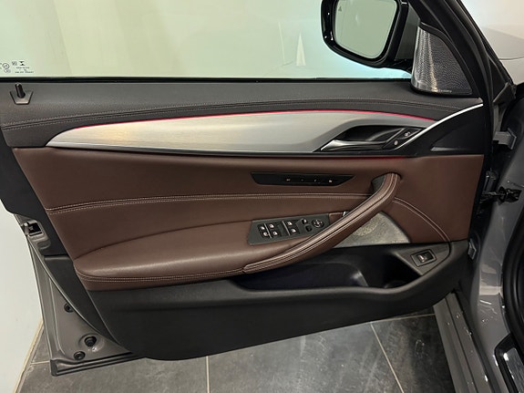 BMW 540i 14 of 29