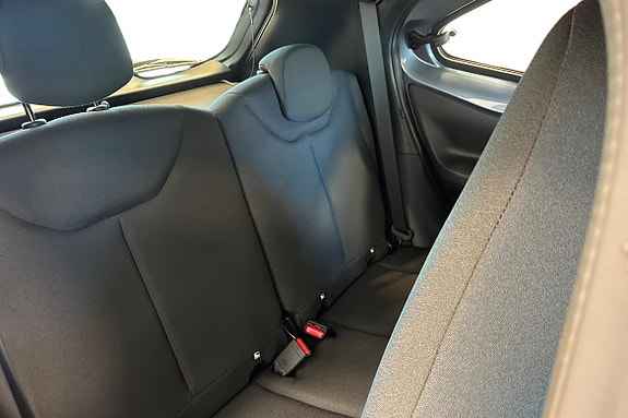 Toyota Aygo X 11 of 19