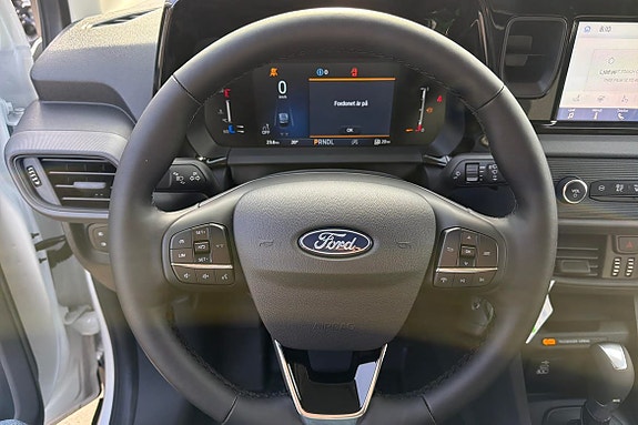 Ford Transit Courier 10 of 15