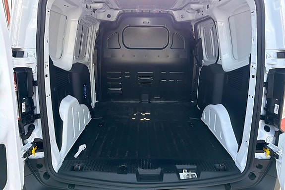 Ford Transit Courier 7 of 15