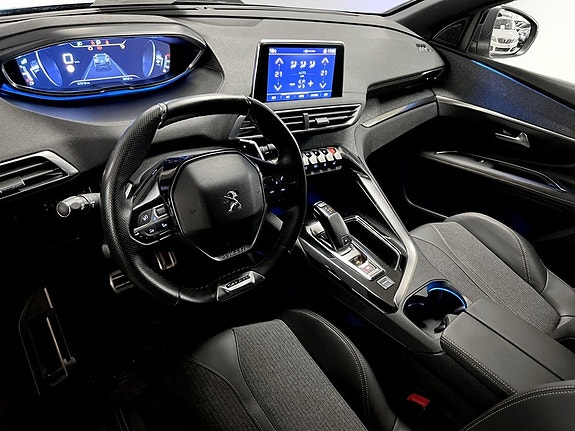 Peugeot 3008 4 of 5