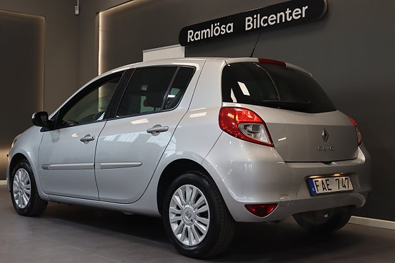 Renault Clio 10 of 18