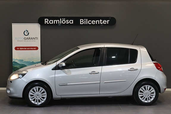 Renault Clio 11 of 18