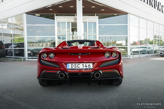 Ferrari F8 Spider 4 of 5