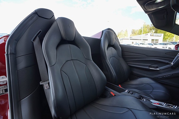Ferrari F8 Spider 9 of 23