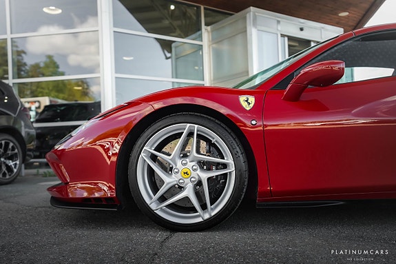 Ferrari F8 Spider 18 of 23