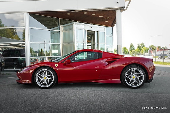 Ferrari F8 Spider 5 of 5