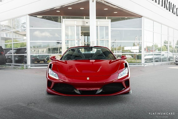 Ferrari F8 Spider 3 of 5
