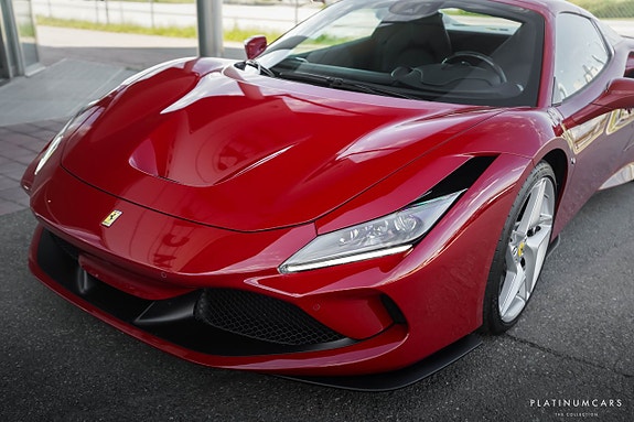 Ferrari F8 Spider 20 of 23
