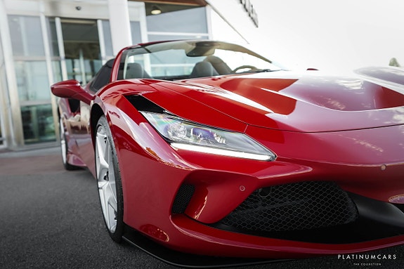 Ferrari F8 Spider 6 of 23