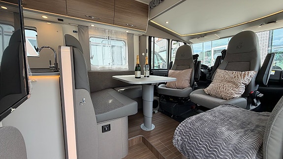 Etrusco I7400 SB 4400 kg / 180 hk / Aut / Taksäng / 32'' TV - Prissänkt! 4 of 26