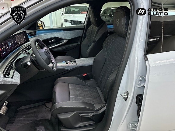 Peugeot e-5008 13 of 21