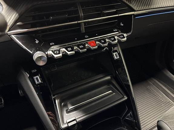 Peugeot e-2008 17 of 24