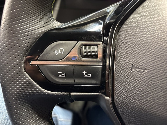 Peugeot e-2008 19 of 24