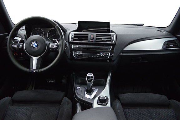 BMW M140i 8 of 27
