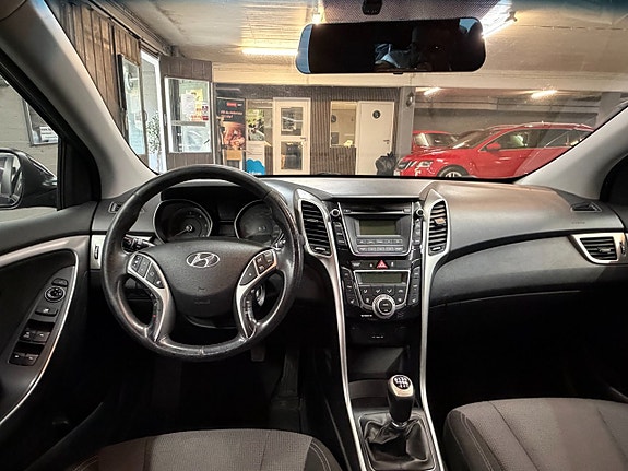 Hyundai i30 10 of 15