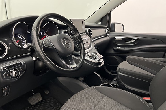 Mercedes-Benz V220 d 13 of 26