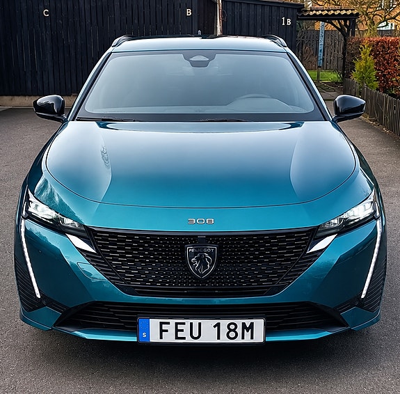 Peugeot 308 SW 3 of 5