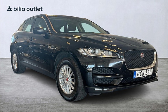 Jaguar F-PACE 8 of 28