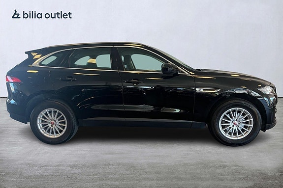 Jaguar F-PACE 7 of 28