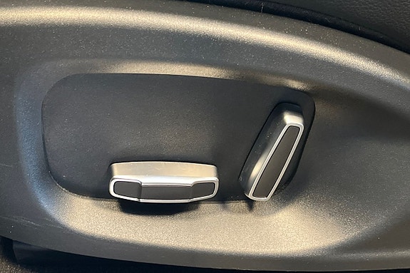 Jaguar F-PACE 22 of 28