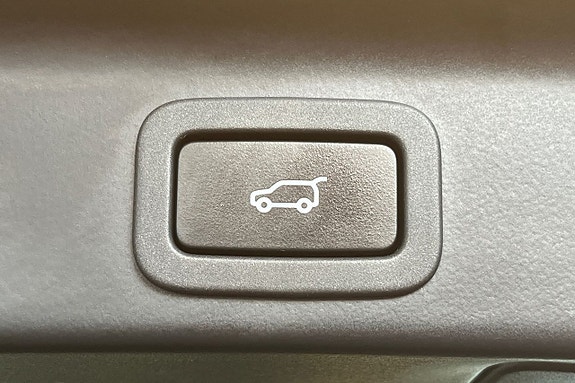 Jaguar F-PACE 27 of 28