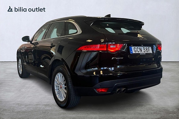Jaguar F-PACE 4 of 28