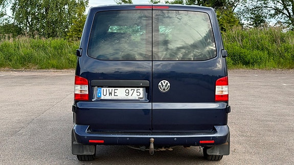 Volkswagen Caravelle 5 of 5