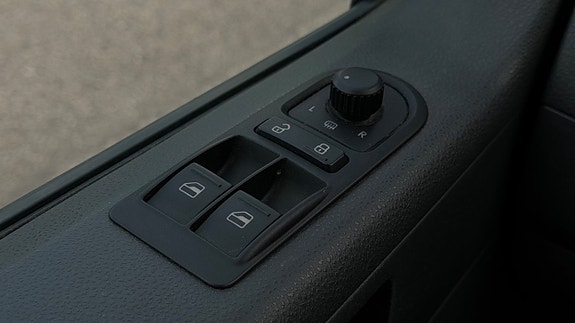 Volkswagen Caravelle 17 of 19
