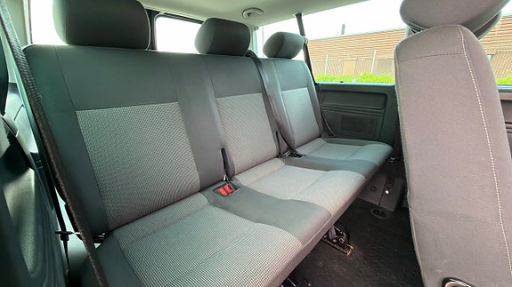 Volkswagen Caravelle 9 of 19