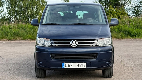 Volkswagen Caravelle 2 of 5