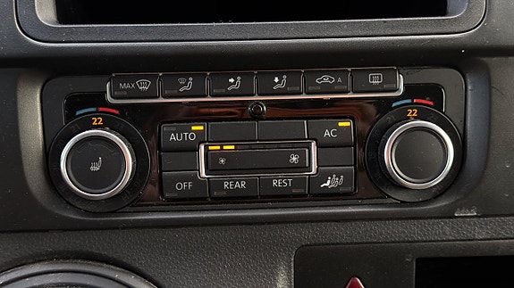 Volkswagen Caravelle 18 of 19