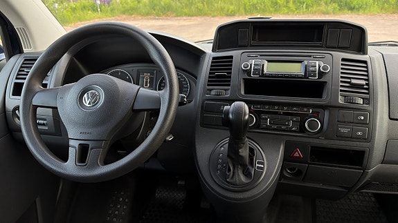 Volkswagen Caravelle 11 of 19