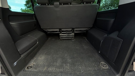 Volkswagen Caravelle 19 of 19