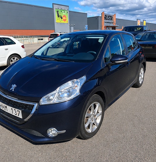 Peugeot 208 3 of 4