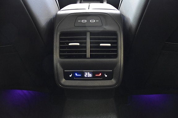 Volkswagen Passat 25 of 25