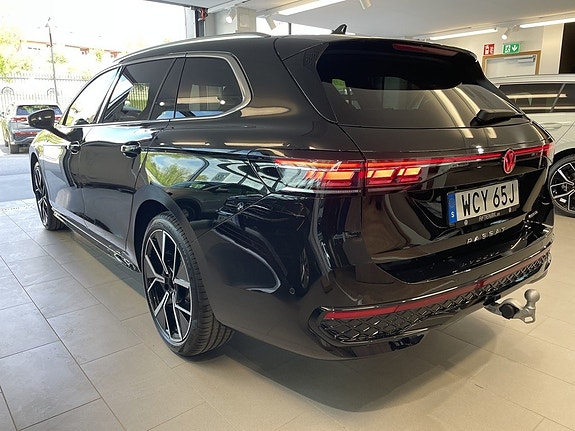 Volkswagen Passat 7 of 25