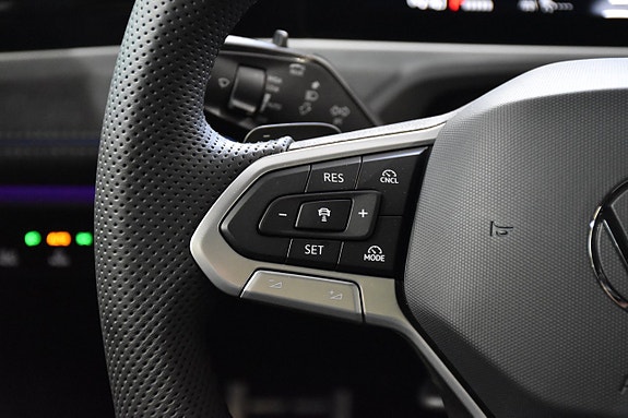 Volkswagen Passat 10 of 25