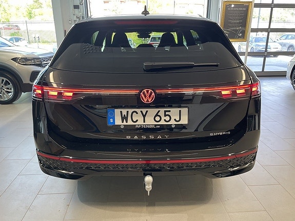 Volkswagen Passat 6 of 25