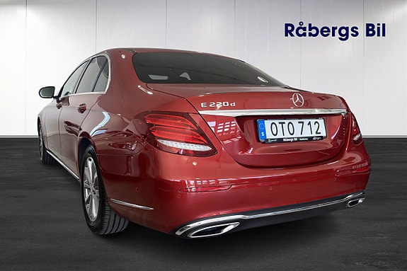 Mercedes-Benz E220 d 3 of 5