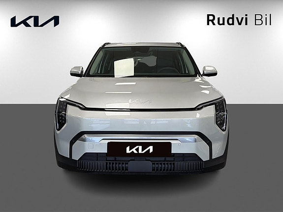 Kia EV3 2 of 5