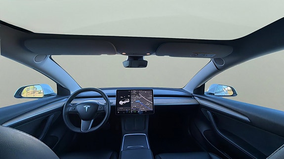 Tesla Model 3 9 of 30
