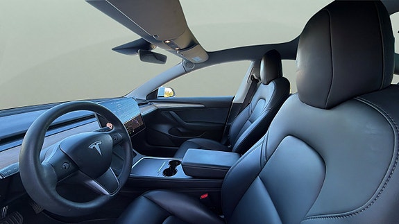 Tesla Model 3 8 of 30